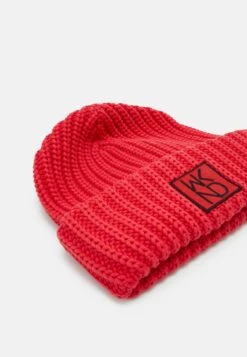 Opossum - Beanie - Rosso -The LBD Shop 017768d385e34f81b9f1a0918c113245