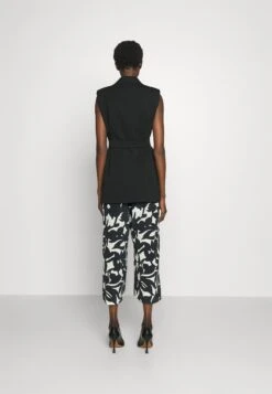 Nido - Waistcoat - Nero -The LBD Shop 04820763cb2a47999e49354752928884