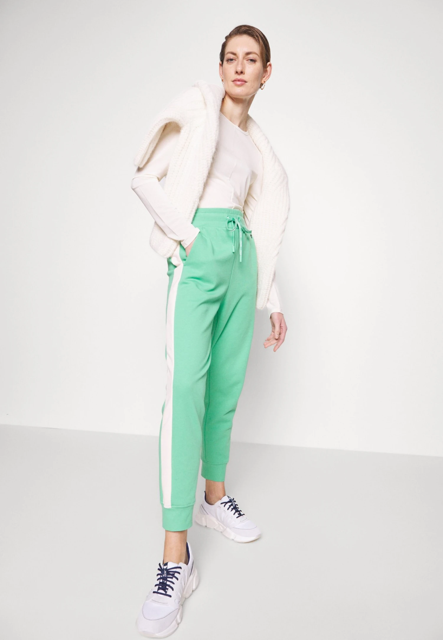 Salvo - Tracksuit Bottoms - Verde 4 Salvo - Tracksuit Bottoms - Verde - Image 4