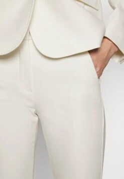 Rana - Trousers - Avorio 9 Rana - Trousers - Avorio -The LBD Shop 0729faf8bcd64fba8fa6cf14a93aa183