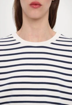 MULTID - Print T-shirt - Navy -The LBD Shop 0c661ccf40894f10b85a4d447036409a