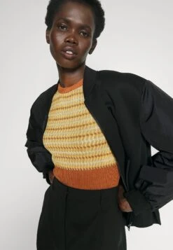 Nasello - Bomber Jacket - Nero -The LBD Shop 0c6ee1537c4e499aac008d76dc207982