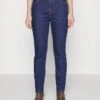 Eufrate - Straight Leg Jeans
