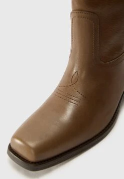 RANCH - Cowboy/biker Ankle Boot - Fango 12 RANCH - Cowboy/biker Ankle Boot - Fango -The LBD Shop 186494aa473d4c29b30ed8caa6ab5d4a