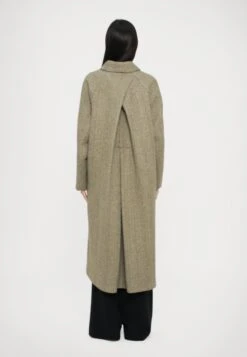 UGOLA - Classic Coat - Verde -The LBD Shop 1f8bf80d26be492683c759634dd21b3f