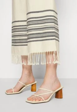 Carmine - Trousers - Ecru -The LBD Shop 2011a8269e8943ac847ebf2cb11cb2f9