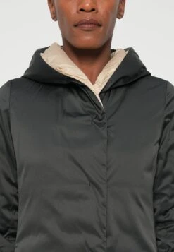 UGGIOSO - Down Coat - Nero -The LBD Shop 28122a202c224e16b3992fda25a42058