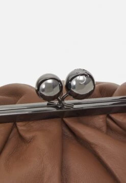 CUBICO - Clutch - Cuoio -The LBD Shop 2bc13d10922d416ea5b891aefac27b98