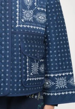 JADER - Light Jacket - Blu 13 JADER - Light Jacket - Blu -The LBD Shop 2c3eb55ebbb44436b5f28e504dafc3b6