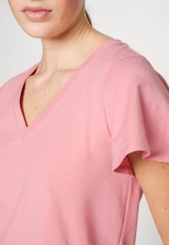 Multie - Basic T-Shirt -The LBD Shop 2e0e214257f44b9caf13aec1fa44adae