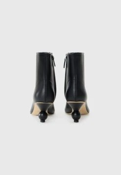 ACRO - Ankle Boots - Nero -The LBD Shop 2e94a56fea864064b520a2381a2de66b