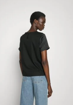 Gilbert - Basic T-Shirt - Nero -The LBD Shop 3319c19ae12345ef83190fb84b4e5228