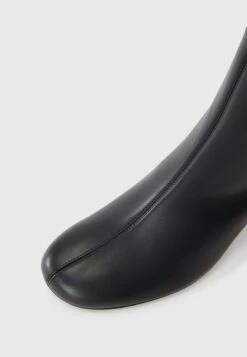 ACRO - Ankle Boots - Nero -The LBD Shop 369f6f94bddc43ca899280835031d80b