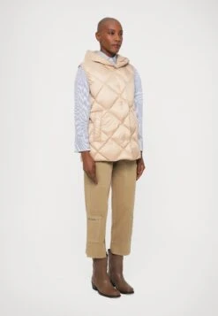 FRUTTO - Waistcoat - Beige -The LBD Shop 3b1613f088dc4ac6825bdeae824af7e0