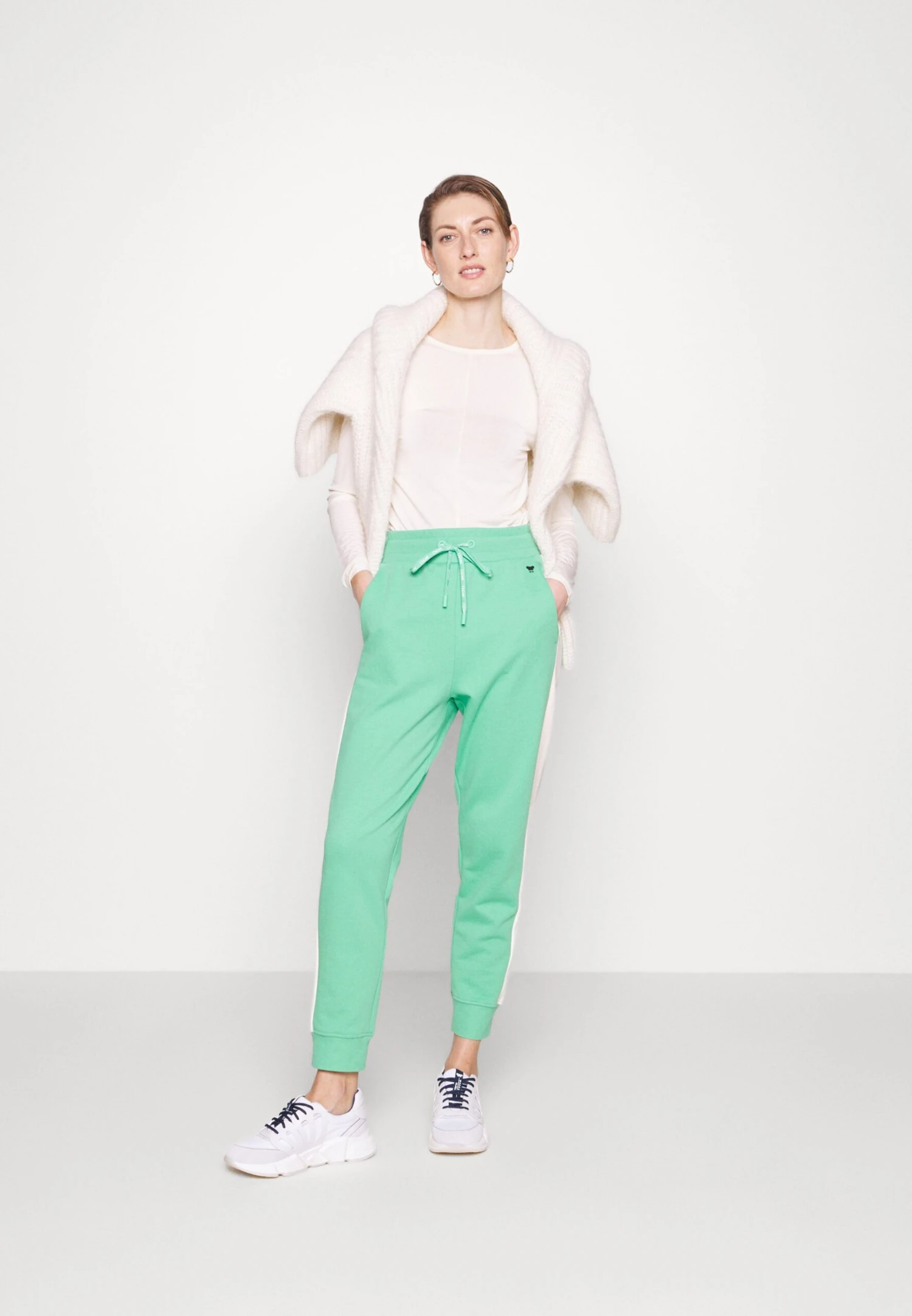 Salvo - Tracksuit Bottoms - Verde 2 Salvo - Tracksuit Bottoms - Verde - Image 2