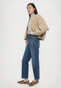 LORIS - Straight Leg Jeans - Blu -The LBD Shop 47debbaddc43402f8d36f8266047149f