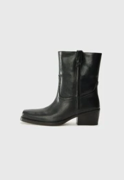 RANCH - Cowboy/biker Ankle Boot - Fango 13 RANCH - Cowboy/biker Ankle Boot - Fango -The LBD Shop 4b462a87319649b290bef5c436e63d04