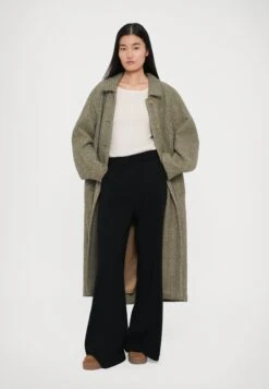 UGOLA - Classic Coat - Verde -The LBD Shop 513beb6c960b4791b2baff6d3e6a9b14