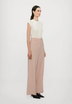 VISIVO - Trousers - Cipria 14 VISIVO - Trousers - Cipria -The LBD Shop 5489301cf5c44ebf945682595fde8ed0