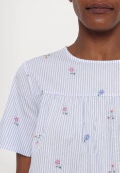 EDITTA - Print T-shirt - Light Blue -The LBD Shop 571189adac154d6eb511ebd19e3efa1b