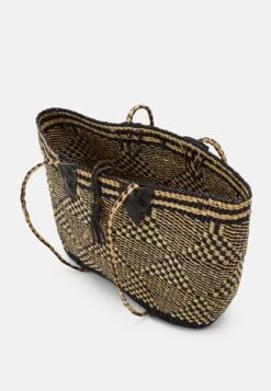 Carlos - Handbag - Naturale -The LBD Shop 5b83cb3429f344b49b80b277e3bdc4a5