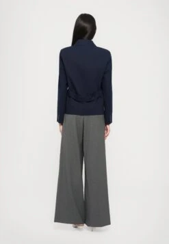 TAPPETO - Blazer - Blu 9 TAPPETO - Blazer - Blu -The LBD Shop 5da398e44b6c4f6ca9809df53316511f