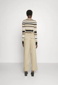 Gitane - Trousers - Argilla 8 Gitane - Trousers - Argilla -The LBD Shop 5ef1ff93e91048b1b0133e879a41b6a9