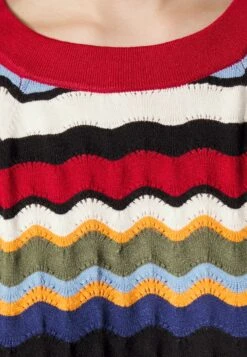 Manuele - Print T-Shirt - Rosso Scuro -The LBD Shop 5fc87cd28df44435a7fc64c070b26fd4