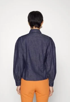 Pantera - Button-Down Blouse - Blu -The LBD Shop 677ab9ef56ae4ed58575ab40a9abc788