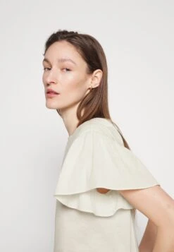 Mana - Basic T-Shirt -The LBD Shop 693127e8e6b44882af03cd700fda4427