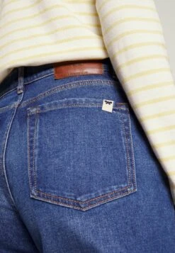 Ariano - Relaxed Fit Jeans 11 Ariano - Relaxed Fit Jeans -The LBD Shop 6bc850bde34e435b8f58813ed4a5b5fc