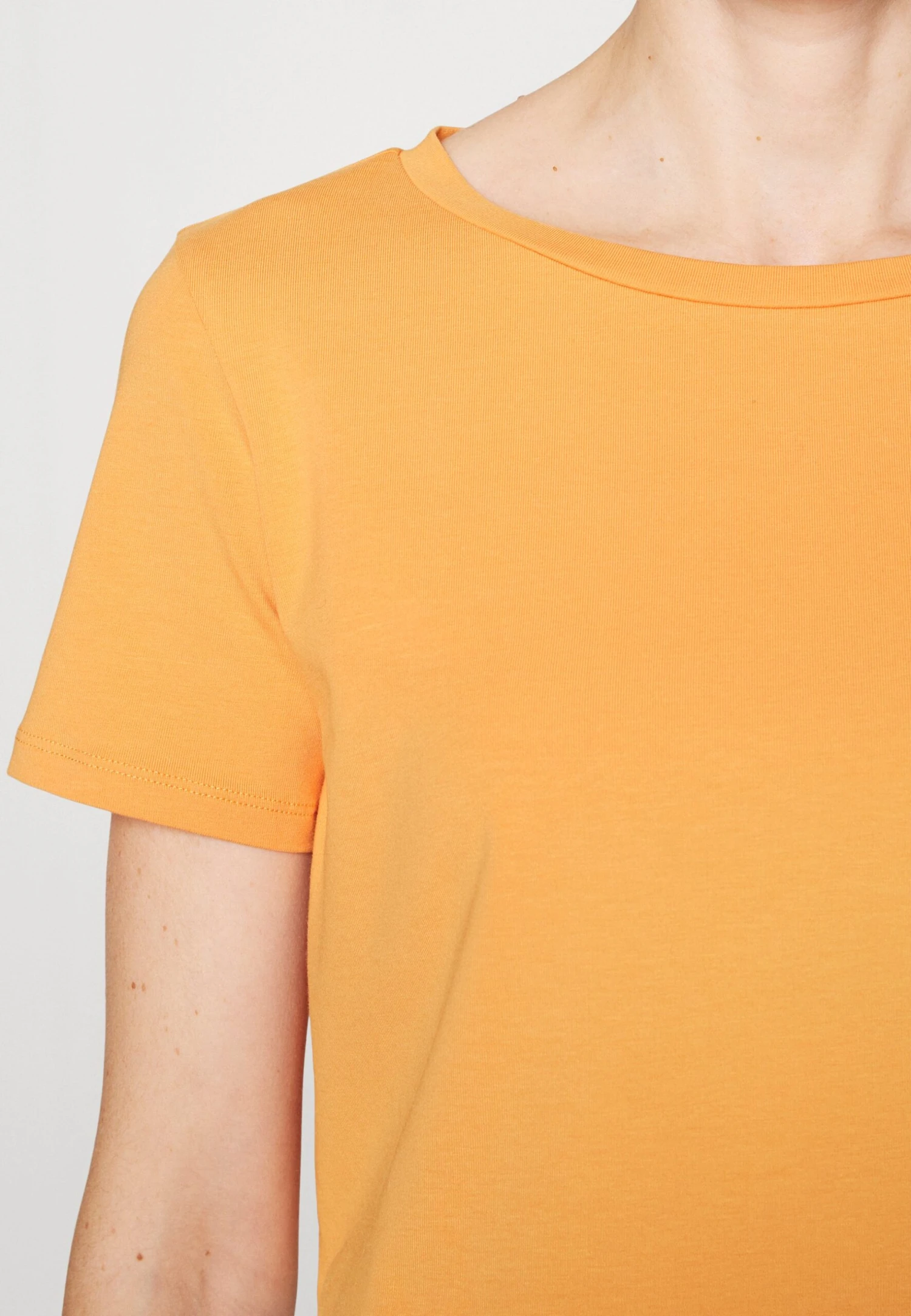 Multib - Basic T-Shirt - Arancio 6 Multib - Basic T-Shirt - Arancio - Image 6