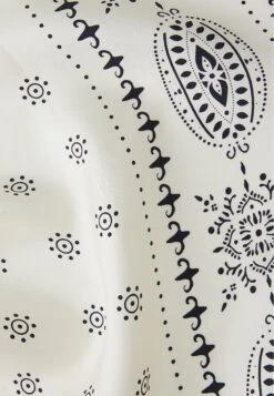 SIAM - Foulard - Bianco Avorio -The LBD Shop 7282b7833372494ca7172f066f4d52b3