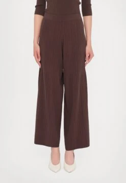 SUPERBO - Trousers - Cioccolato