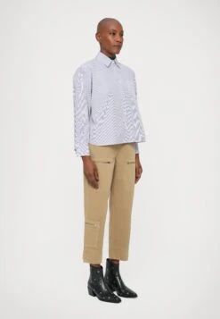 ARTURO - Button-down Blouse - Blu 11 ARTURO - Button-down Blouse - Blu -The LBD Shop 76a3e392c0f94ed7b3e4470360fca423