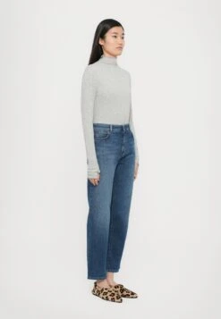 LORIS - Straight Leg Jeans - Blu -The LBD Shop 77ee254e262446f1b75efa23a170ae00