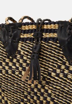 Carlos - Handbag - Naturale -The LBD Shop 78d68d1cf6be44bea7faff568846d065