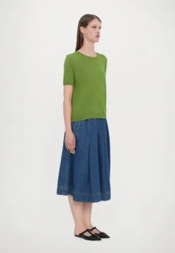 PANCONE - Basic T-shirt - Green -The LBD Shop 7d60a681e58d492a867dac86a13a7e7a