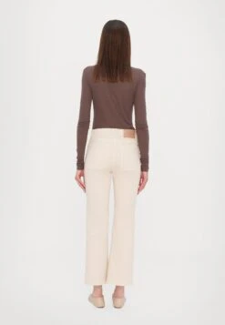 POLONIA - Bootcut Jeans - Avorio -The LBD Shop 7e8bcb151ead4d13888985441be51742