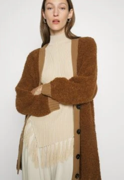 Enfasi - Cardigan -The LBD Shop 7f058b75e39c4f2ea369947a9b335cf9