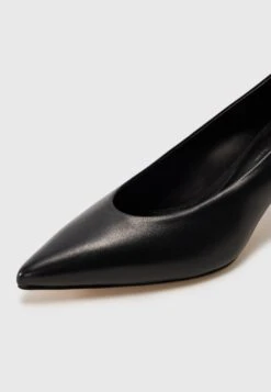 RENZA - Classic Heels - Nero 16 RENZA - Classic Heels - Nero -The LBD Shop 81e8ca5073044585af101be138a9f6b7