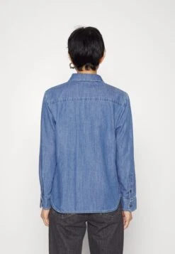 Ofride - Button-Down Blouse -The LBD Shop 8fee55ca93e24a969e76b8e5e7b1c8c3