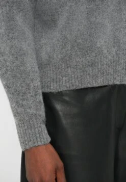 TUONO - Jumper - Grigio Medio 13 TUONO - Jumper - Grigio Medio -The LBD Shop 902ac3cd01954733abc7bd5b0c78c58a