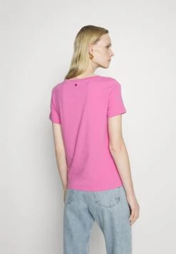 Multib - Basic T-Shirt - Fuxia -The LBD Shop 97fbbe78d08342769a04be6093499dbc