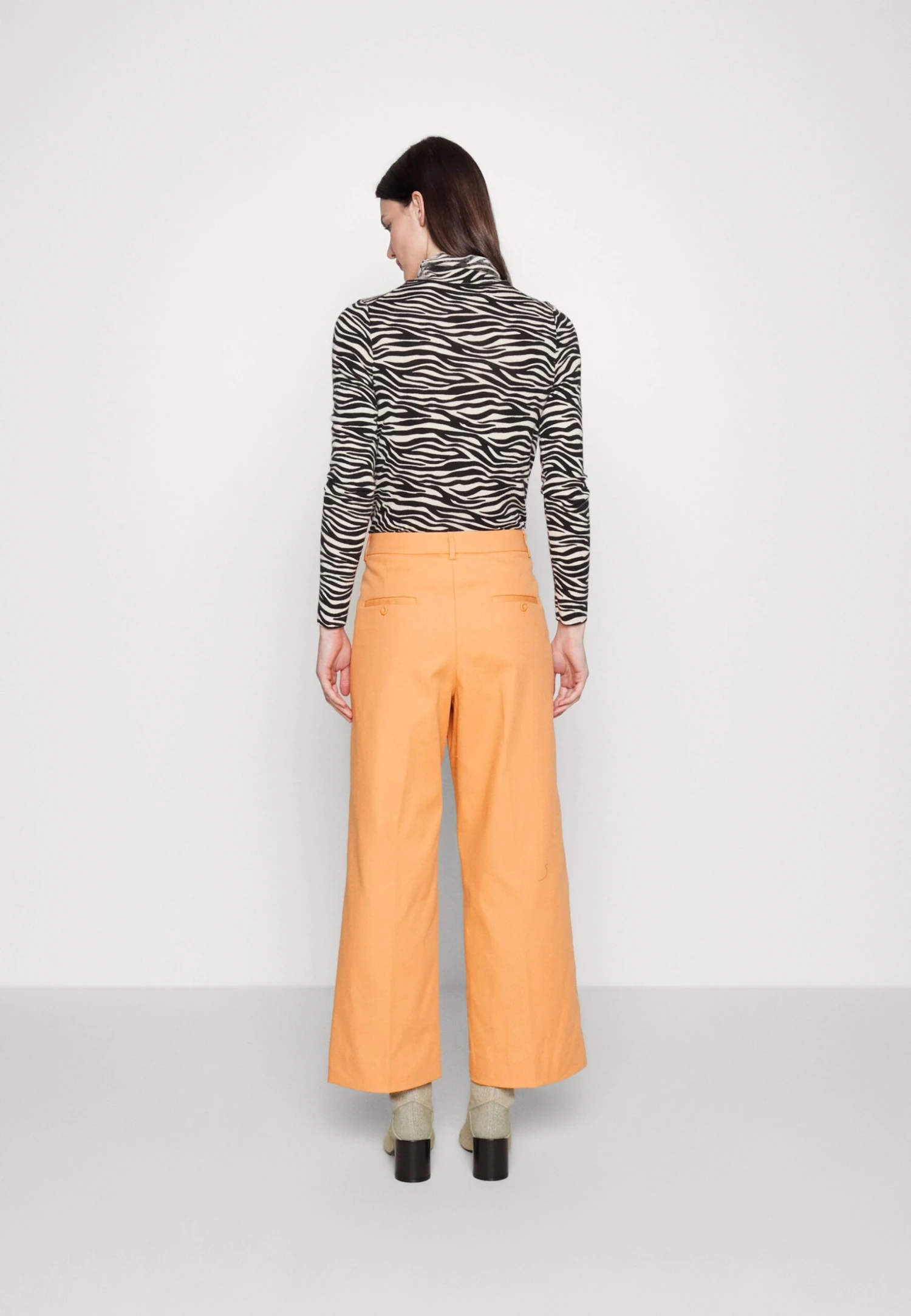 Vasto - Trousers 3 Vasto - Trousers - Image 3