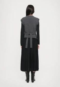 EBRO - Day Dress - Nero -The LBD Shop a7c1fbb453db4e13bf8117517bd717a5