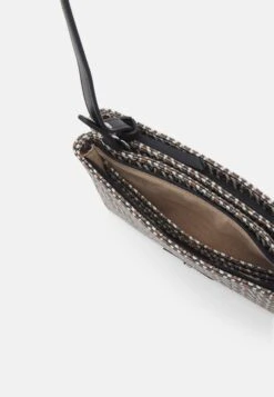 Blasone - Across Body Bag - Nero 8 Blasone - Across Body Bag - Nero -The LBD Shop b4e854cd3db44b7395391cce93138223