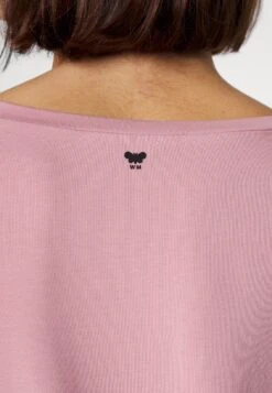 Multib - Basic T-Shirt - Peonia -The LBD Shop b6d562efc4f044fea6ce51b7b036cb13