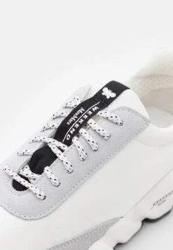 Trainers - Bianco -The LBD Shop b702f9edfd6447d0815111fcb261580b