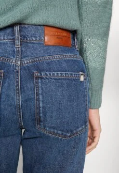 Ortisei - Straight Leg Jeans -The LBD Shop b79157f302d84c2da4bc385bbf925208